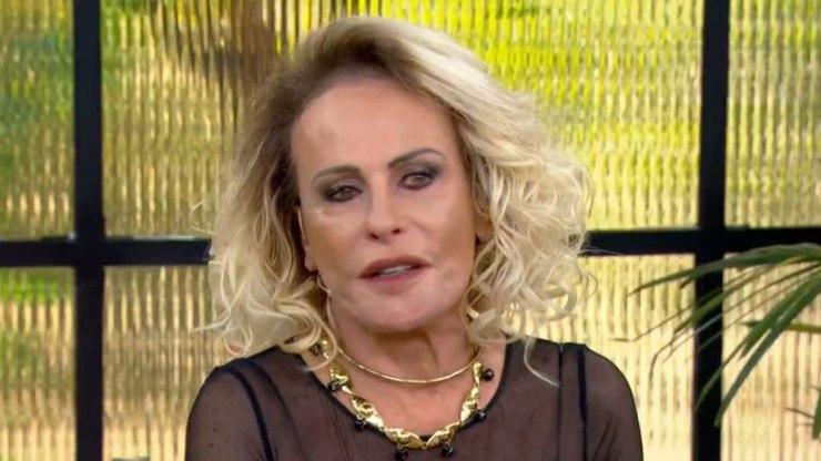 Ana Maria Braga se emociona ao comentar briga no BBB