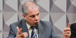 Presidente do INSS é demitido após operação revelar fraude