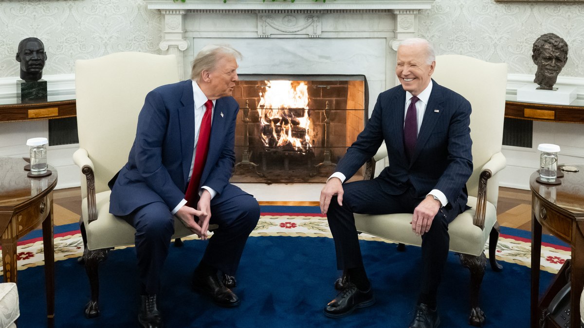 O presidente dos EUA, Joe Biden, se encontra com o presidente eleito dos EUA, Donald Trump, no Salão Oval da Casa Branca em Washington, DC, em 13 de novembro de 2024