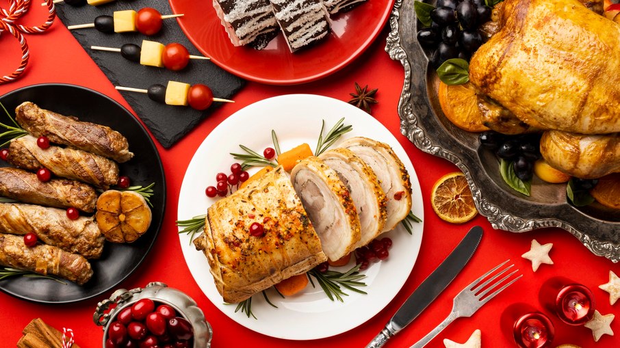 Arroz natalino, lasanha de tender, pavê de abacaxi e chocotone são as sugestões do iG Receitas para a sua ceia de Natal