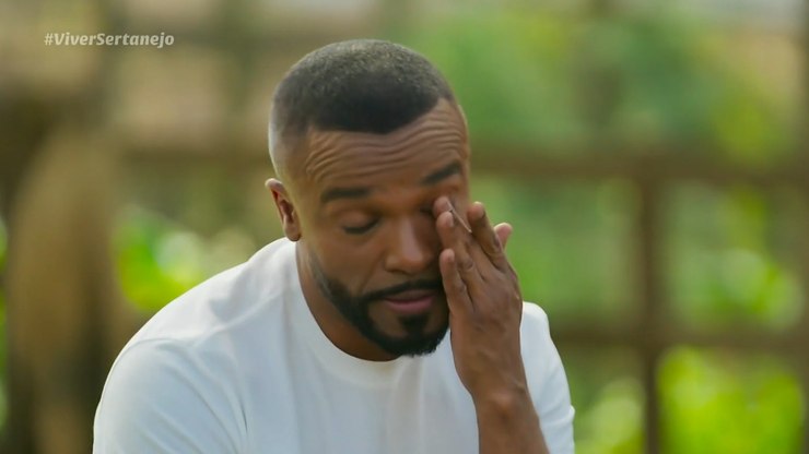 Alexandre%20Pires%20chora%20ao%20relembrar%20dificuldades