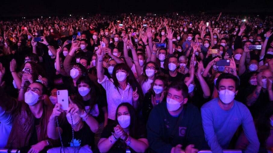 Sem Covid: milhares de pessoas participam de festival de música em Wuhan