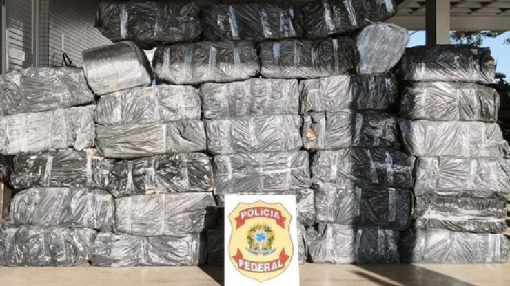 Polícia Federal apreende uma tonelada de maconha em rodovia