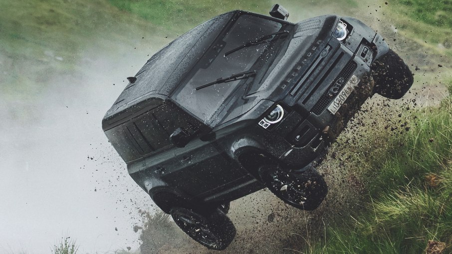 Land Rover Defender usado nas filmagens pode ser arrematado entre R$ 1.587.300 e R$ 2.645.500.