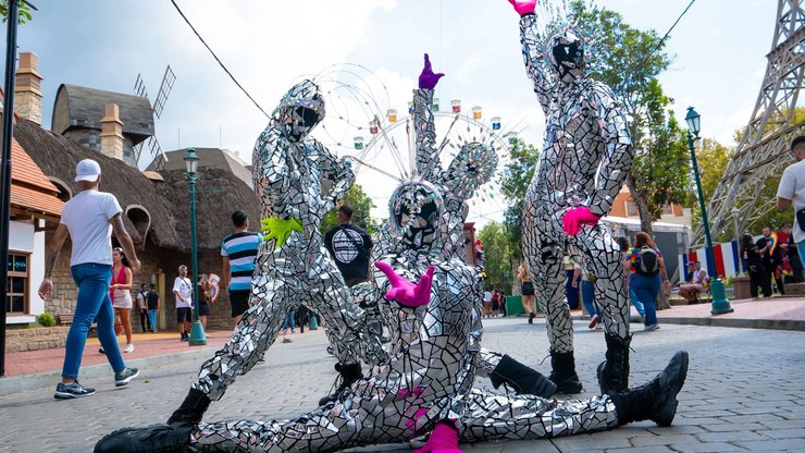 Hopi Hari confirma Pedro Sampaio e Vittar no Hopi Pride 2026