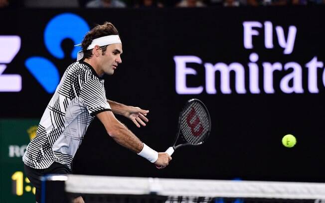 Roger Federer venceu Mischa Zverev por 3 sets a 0 e está na semifinal do Aberto da Austrália
