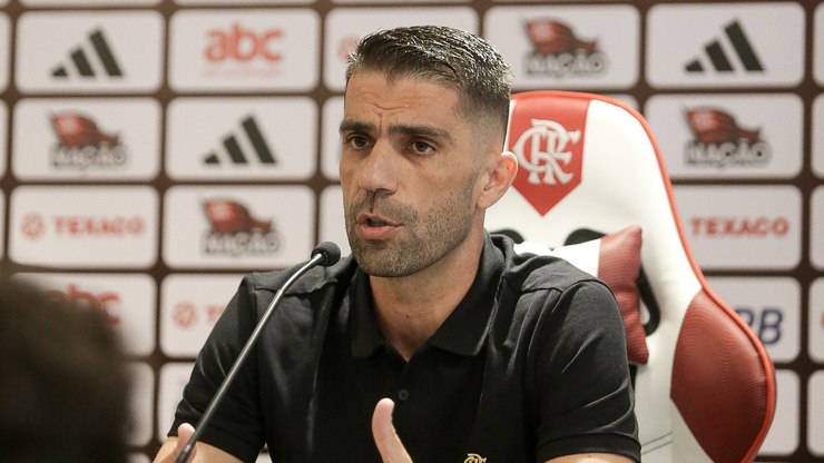 Comentarista%20detona%20fala%20de%20diretor%20do%20Flamengo%3A%20%22Racista%22