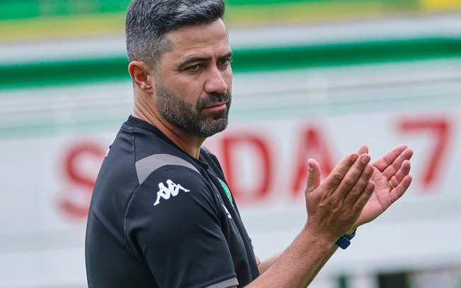 Abel Ferreira lidera com folga estudo sobre treinador brasileiro mais 