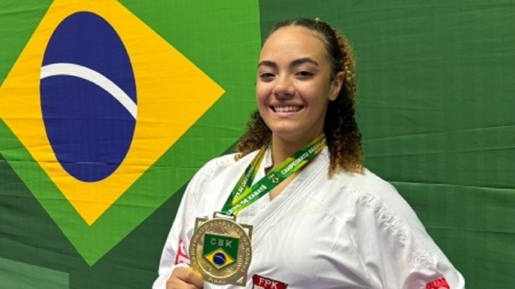 Karateca de Vinhedo conquista título nacional aos 17 anos