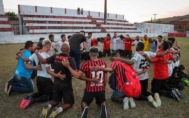 'Time sem vergonha', brincam torcedores do Íbis após retorno à primeira divisão de Pernambuco