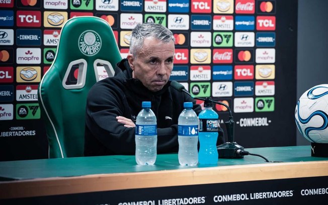 Técnico da Liga de Quito afirmou que ele e jogadores estão 