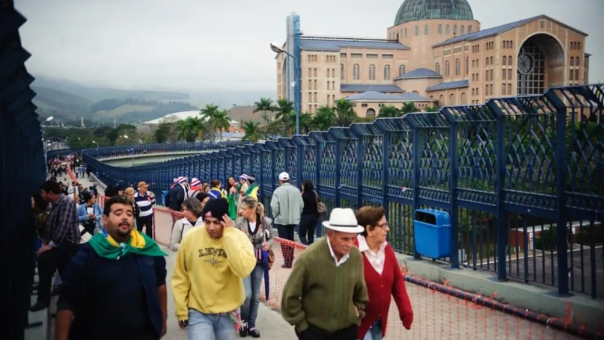 Romeiros no Santuário de Nossa Senhora Romeiros no Santuário de Nossa Senhora