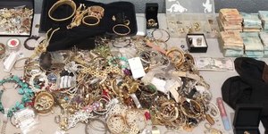 Idosos são assaltados e bandidos levam 1 milhão em joias