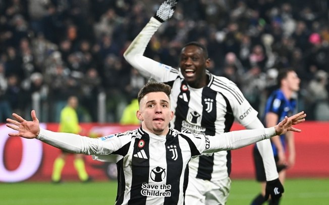 Francisco Conceição comemora após marcar o gol da vitória da Juventus sobre a Inter de Milão por 1 a 0 neste domingo, pelo Campeonato Italiano Francisco Conceição comemora após marcar o gol da vitória da Juventus sobre a Inter de Milão por 1 a 0 neste domingo, pelo Campeonato Italiano
