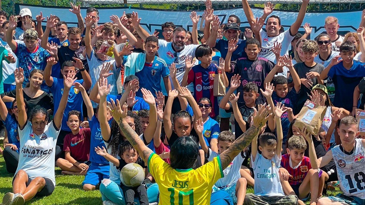 Ação social entregou 220 kits de chocolate às crianças carentes de Bragança