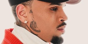 Chris Brown é novamente acusado de drogar e estuprar mulher em iate de Diddy