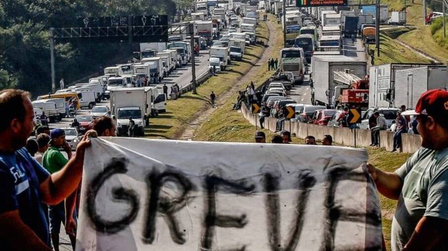 Estradas brasileiras operam sem bloqueios, diz Ministério da Infraestrutura