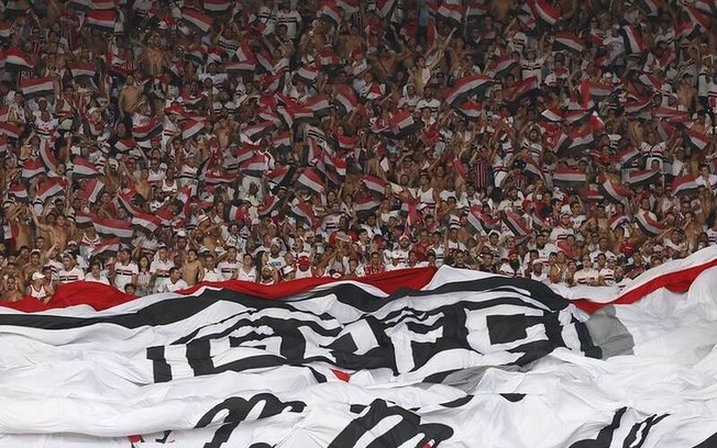 Torcida do São Paulo promete casa cheia para duelo com o Cobresal, do Chile