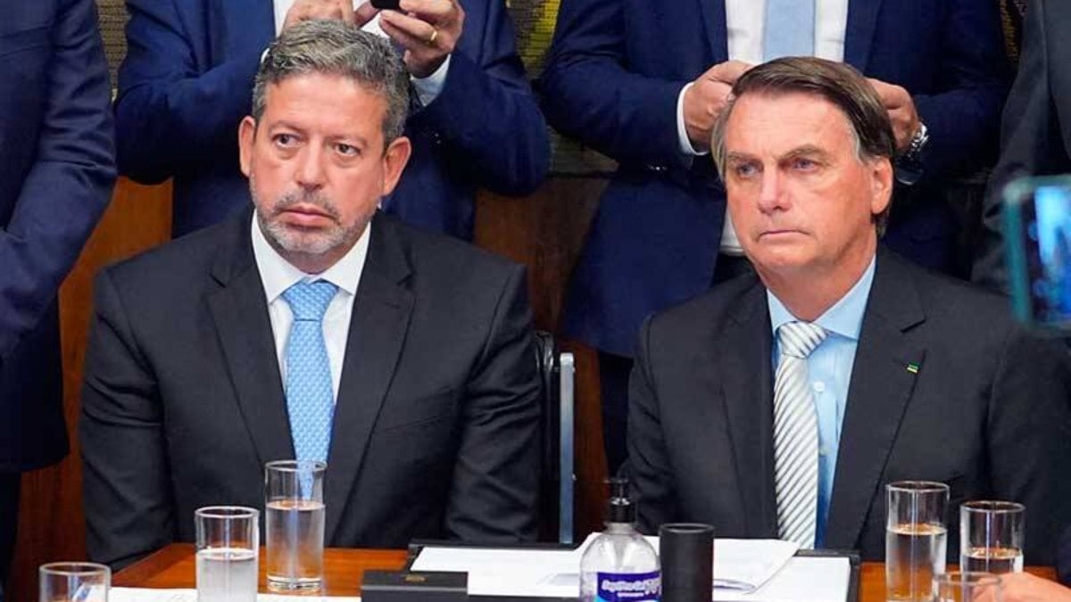 Presidente Jair Bolsonaro ao lado de Arthur Lira