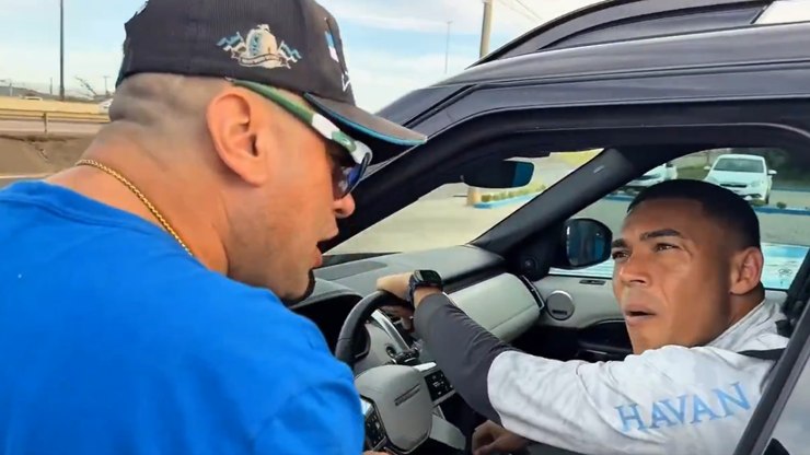 Especulado%20no%20Vasco%2C%20Carlos%20Vin%C3%ADcius%20%C3%A9%20cobrado%20no%20Gr%C3%AAmio