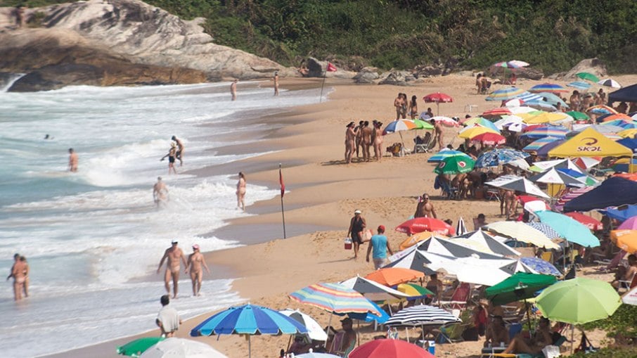 Primeira praia oficial de nudismo do Brasil
