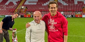 Time do ator de Deadpool surpreende e elimina Nottingham Forest