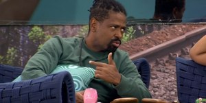 BBB 26: Leandro Rocha surta após ser emparedado
