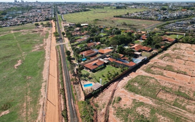 Prefeitura de Mirassol comunica moradores da Estância Guerreiro sobre processo de REURB