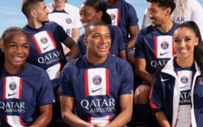 Com Neymar, Paris Saint-Germain lança novo uniforme da temporada
