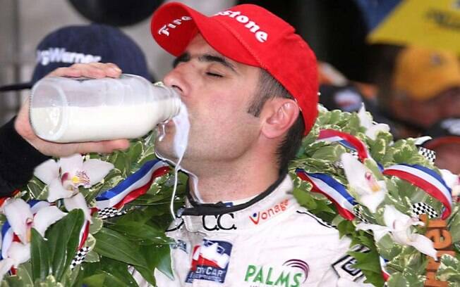 Beber leite no pódio é uma das tradições da Fórmula Indy