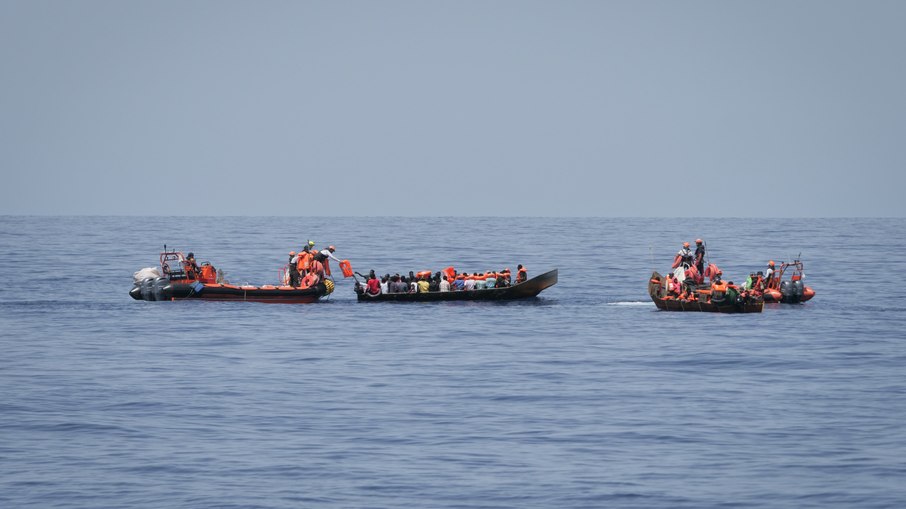 Barco Ocean Viking resgatou mais de 600 pessoas em 48 horas