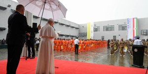 Papa Leão XIV visita prisão na África:"vocês não estão sozinhos"