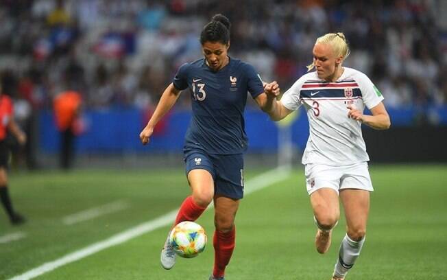 França vence a Noruega por 2 a 1 e se garante nas oitavas de final do Mundial feminino