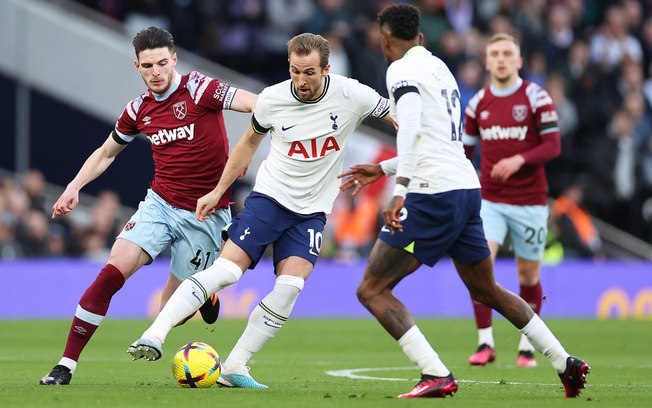 Brasileiro marca na vitória do Tottenham sobre o West Ham