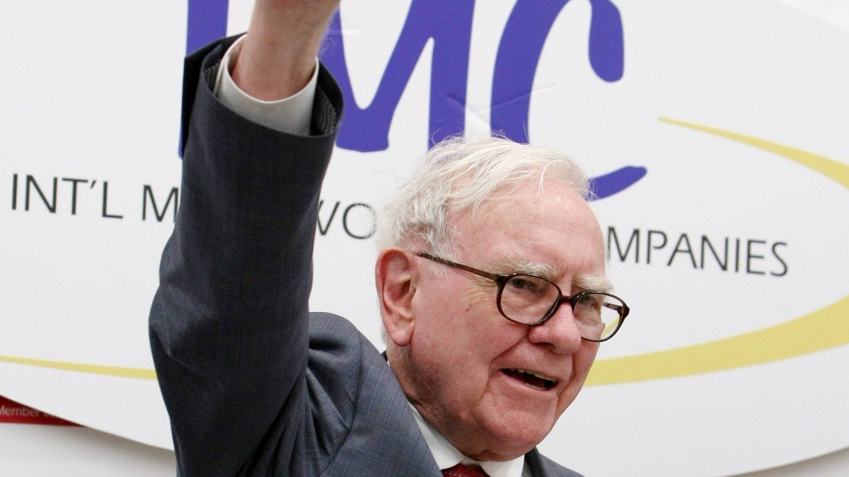 Warren%20Buffett%20se%20aposentar%C3%A1%20da%20Berkshire%20Hathaway%20ap%C3%B3s%2060%20anos