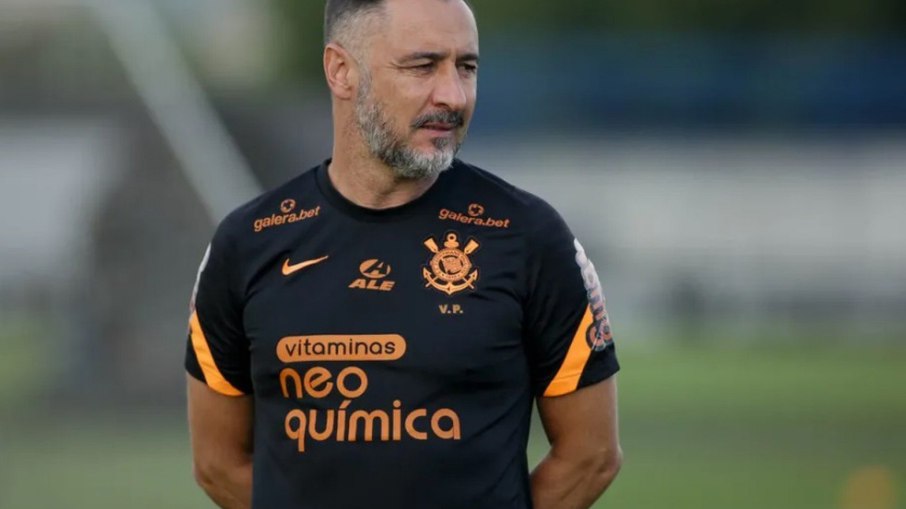 Vítor Pereira aguarda acerto com Flamengo