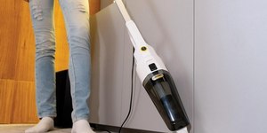 Aspirador vertical de R$ 109 viraliza e pode sumir do estoque