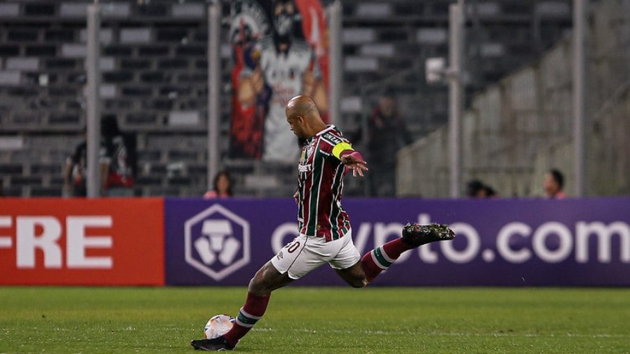 Felipe Melo e o Fluminense voltam a campo