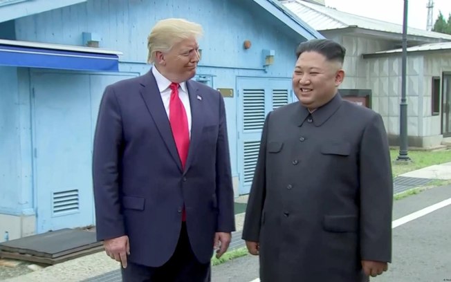 Kim Jong-un e Donald Trump se encontraram em três ocasiões durante o primeiro mandato do líder americano Kim Jong-un e Donald Trump se encontraram em três ocasiões durante o primeiro mandato do líder americano