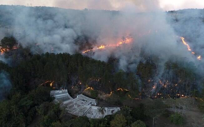 Incêndio na Serra dos Cocais já atingiu 10 hectares em Valinhos