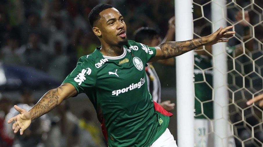 Palmeiras lidera o Brasileirão na 17ª rodada Palmeiras lidera o Brasileirão na 17ª rodada