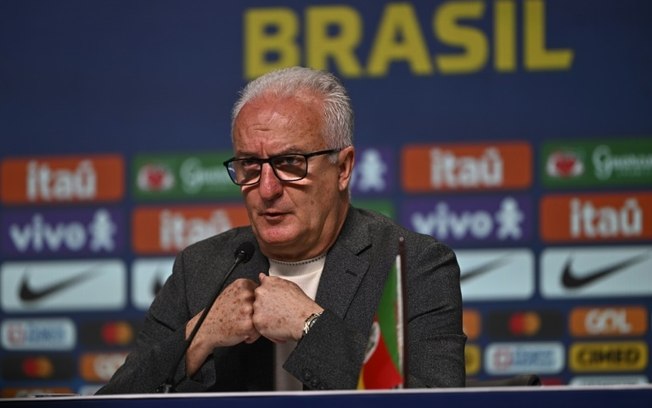 O técnico da seleção brasileira, Dorival Junior, durante a coletiva de imprensa no Rio de Janeiro, em 10 de maio de 2024.