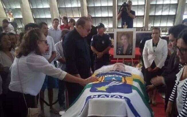 Corpo da ex-governadora do Rio Grande do Norte Wilma de Faria está sendo velado na Catedral Metropolitana de Natal 