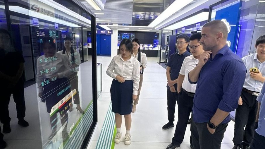 Visita à Suzhou Huaqi Intelligent Technology