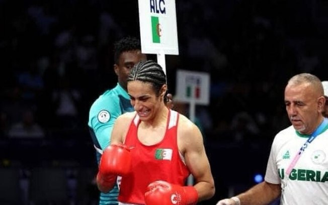 Boxeadora argelina conquista 1ª medalha em Paris e defende mulheres contra ataques