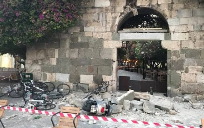 Terremoto que ocorreu na madrugada desta sexta matou duas pessoas na Grécia e causou danos na Turquia