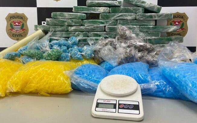Polícias de São Paulo retiraram 7,7 toneladas de drogas de circulação da região.