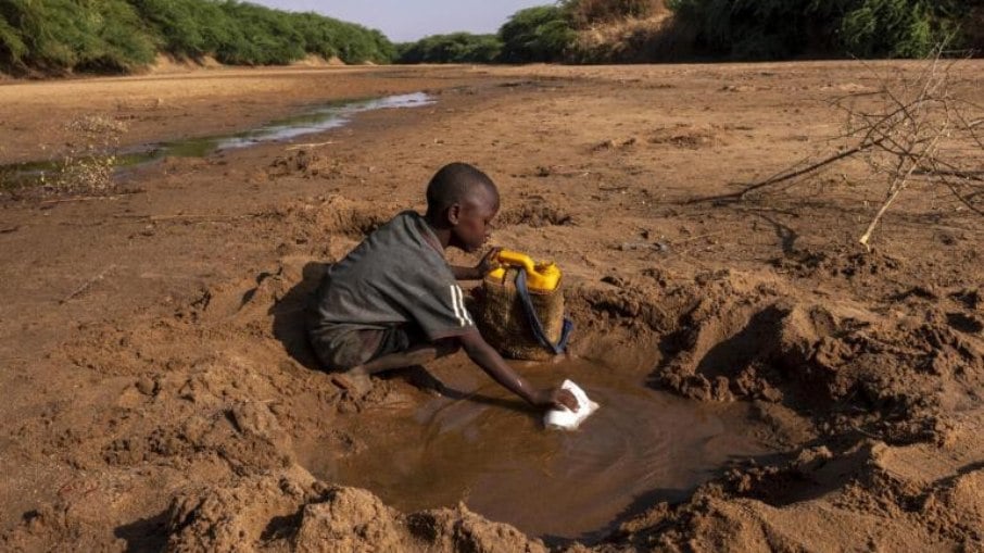 Jovens de 10 países africanos correm risco de enfrentar crises relacionadas à água