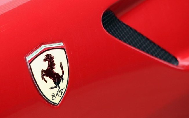 Ferrari vê valor de mercado crescer em meio a contratação de Lewis Hamilton
