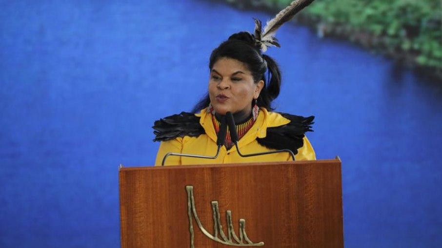 A ministra Sonia Guajajara, do Ministério dos Povos Indígenas